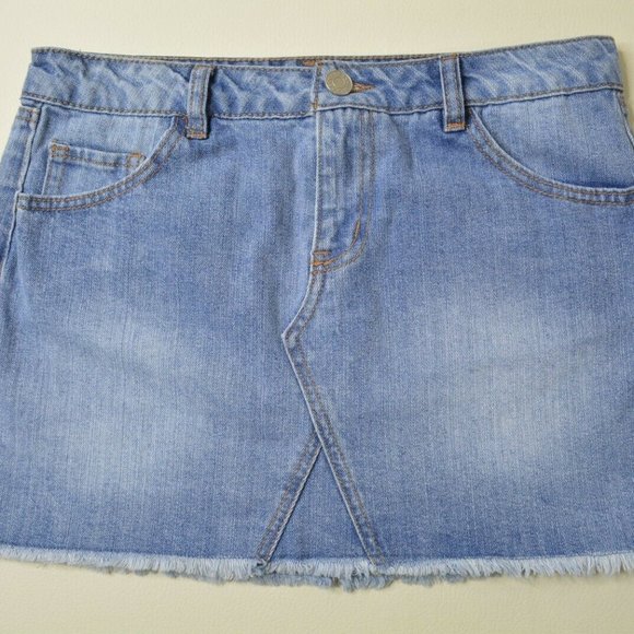 REFUGE Size 6 Womens RAW Hem LIGHT Wash Denim BLUE JEAN Short Skirt Miniskirt‎ - Picture 1 of 6